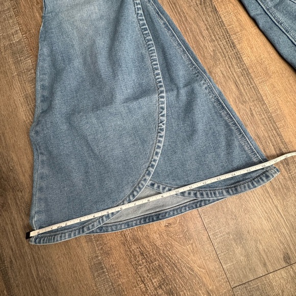 Shyanne Women's Blue Flared Jeans 28x32 - Picture 8 of 10